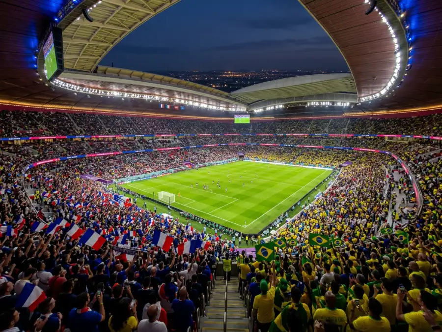 Vue panoramique d'un stade de football rempli de supporters lors d'un match de la Coupe du Monde 2026